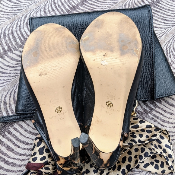 SOLD  Ann Taylor peep toes, black/tortoiseshell - Picture 8 of 13